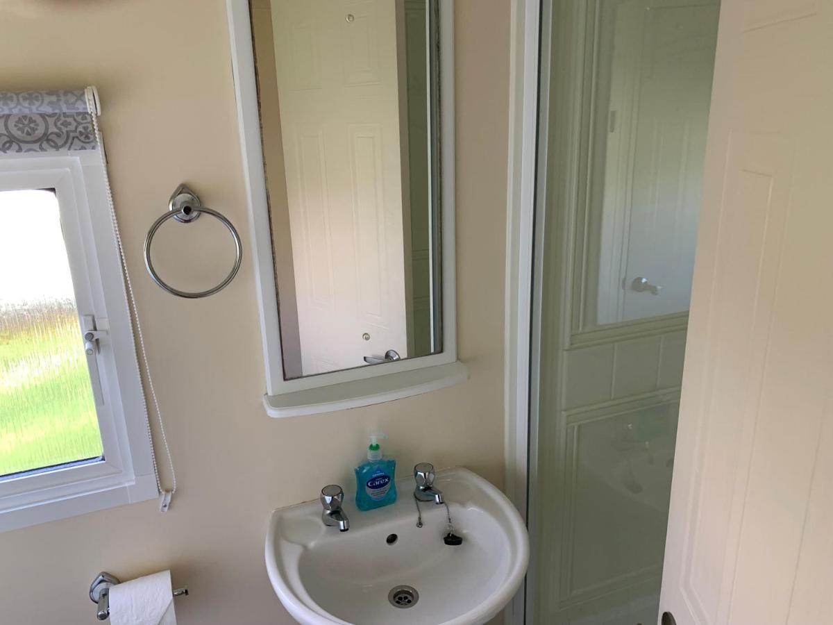 Lovely Static Holiday Caravan Near Whithorn Exterior foto